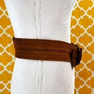 GORGEOUS VINTAGE YVES ST LAURENT BROWN SUEDE BELT Yves Saint Laurent | Accessories | Gorgeous Vintage Yves St  main image 4